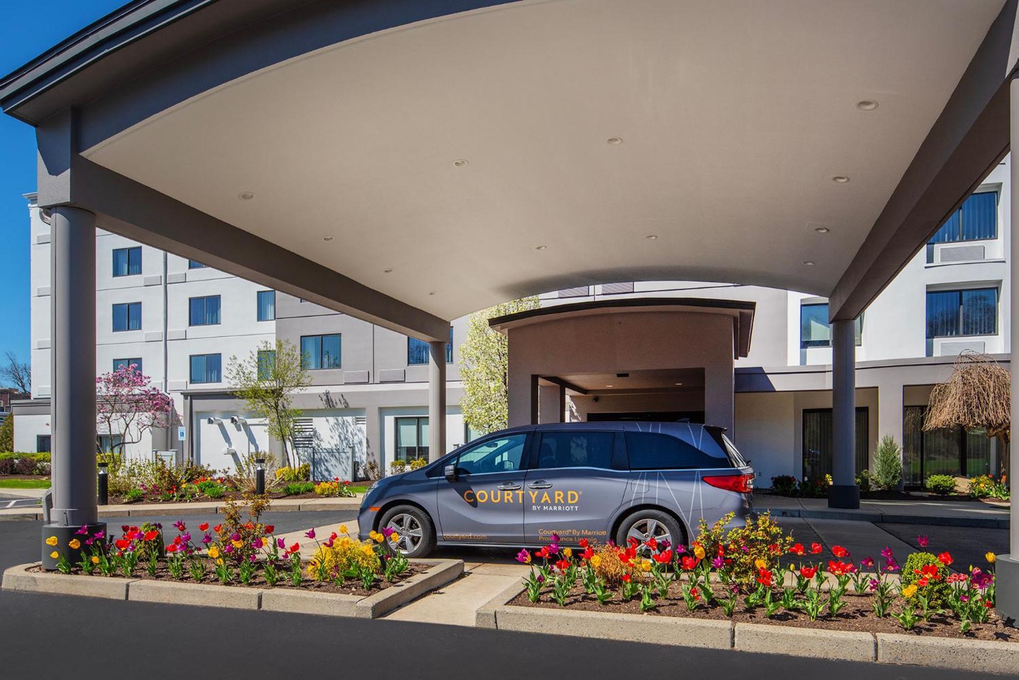 Courtyard By Marriott Providence Lincoln Hotel Exterior foto