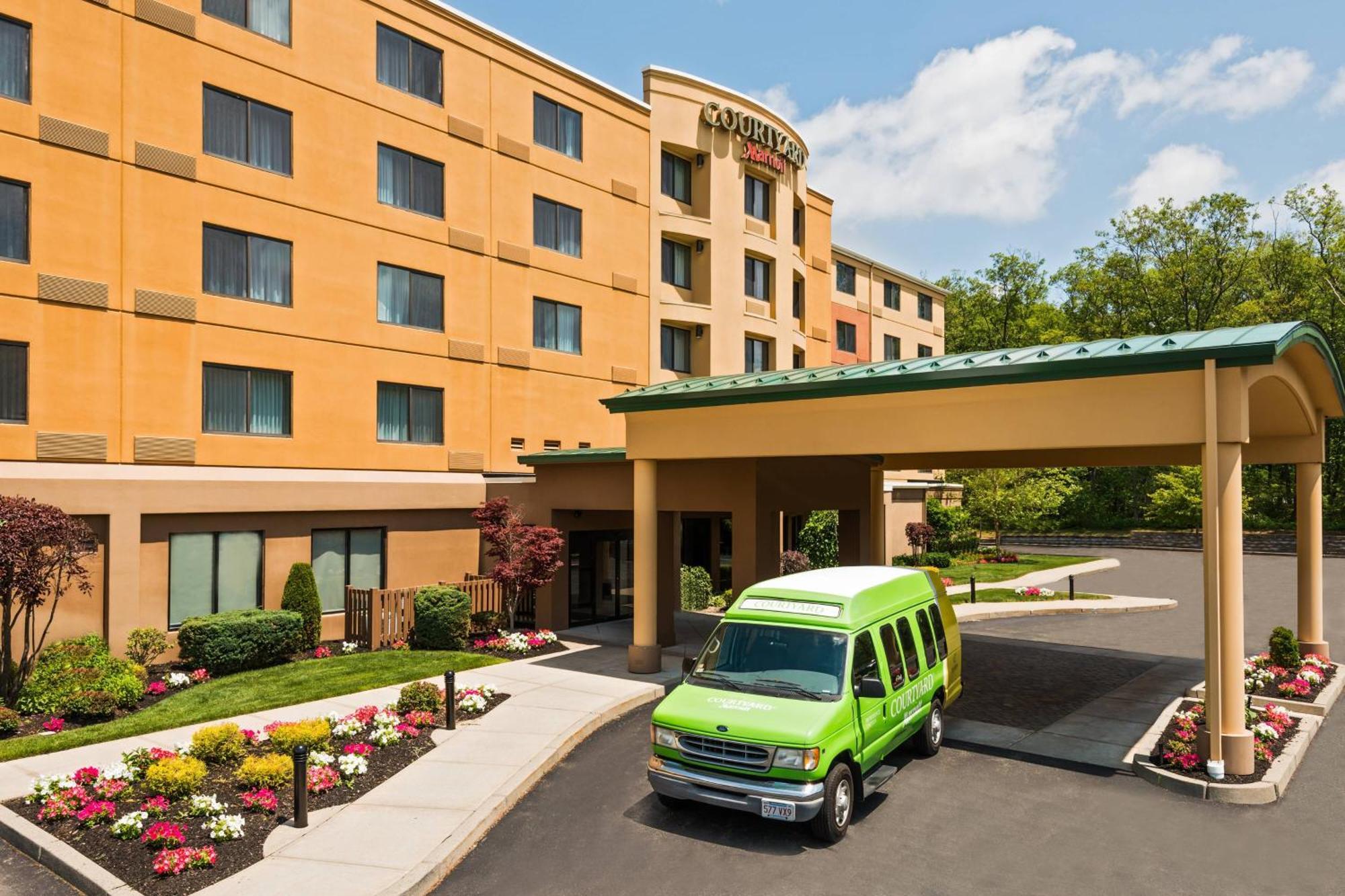 Courtyard By Marriott Providence Lincoln Hotel Exterior foto