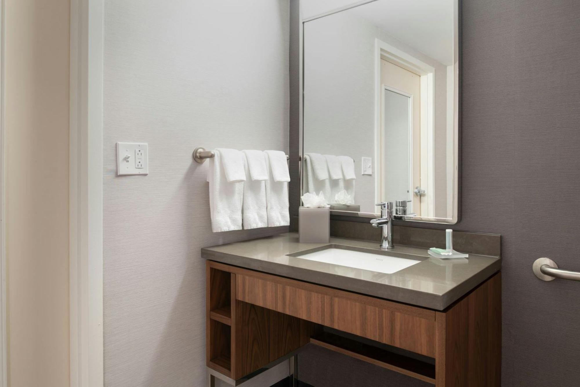 Hotel Courtyard By Marriott Providence Lincoln Exterior foto