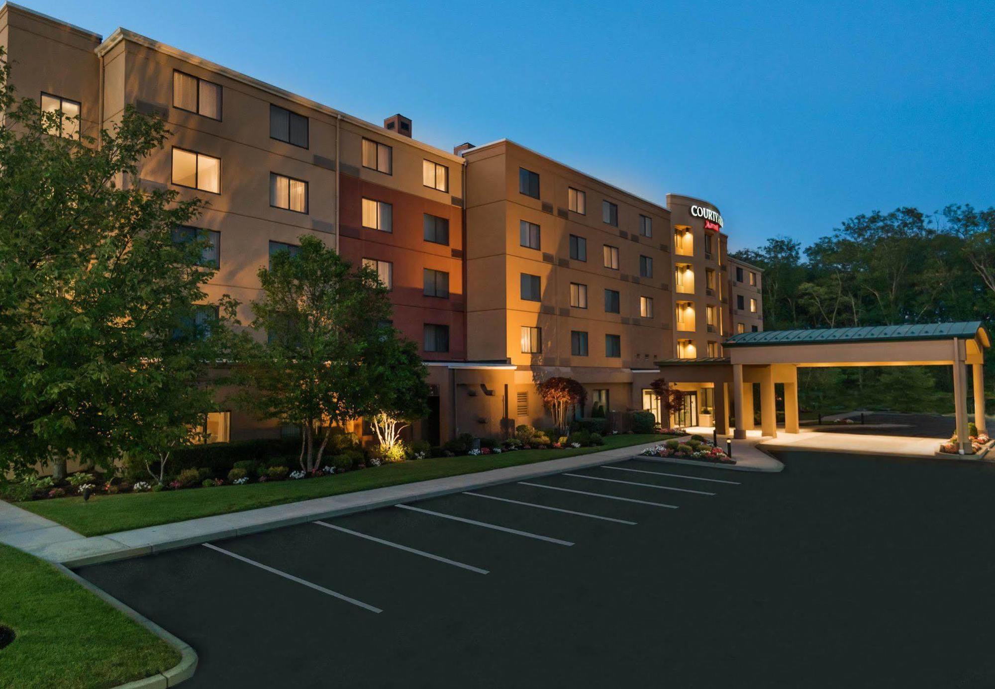 Courtyard By Marriott Providence Lincoln Hotel Exterior foto